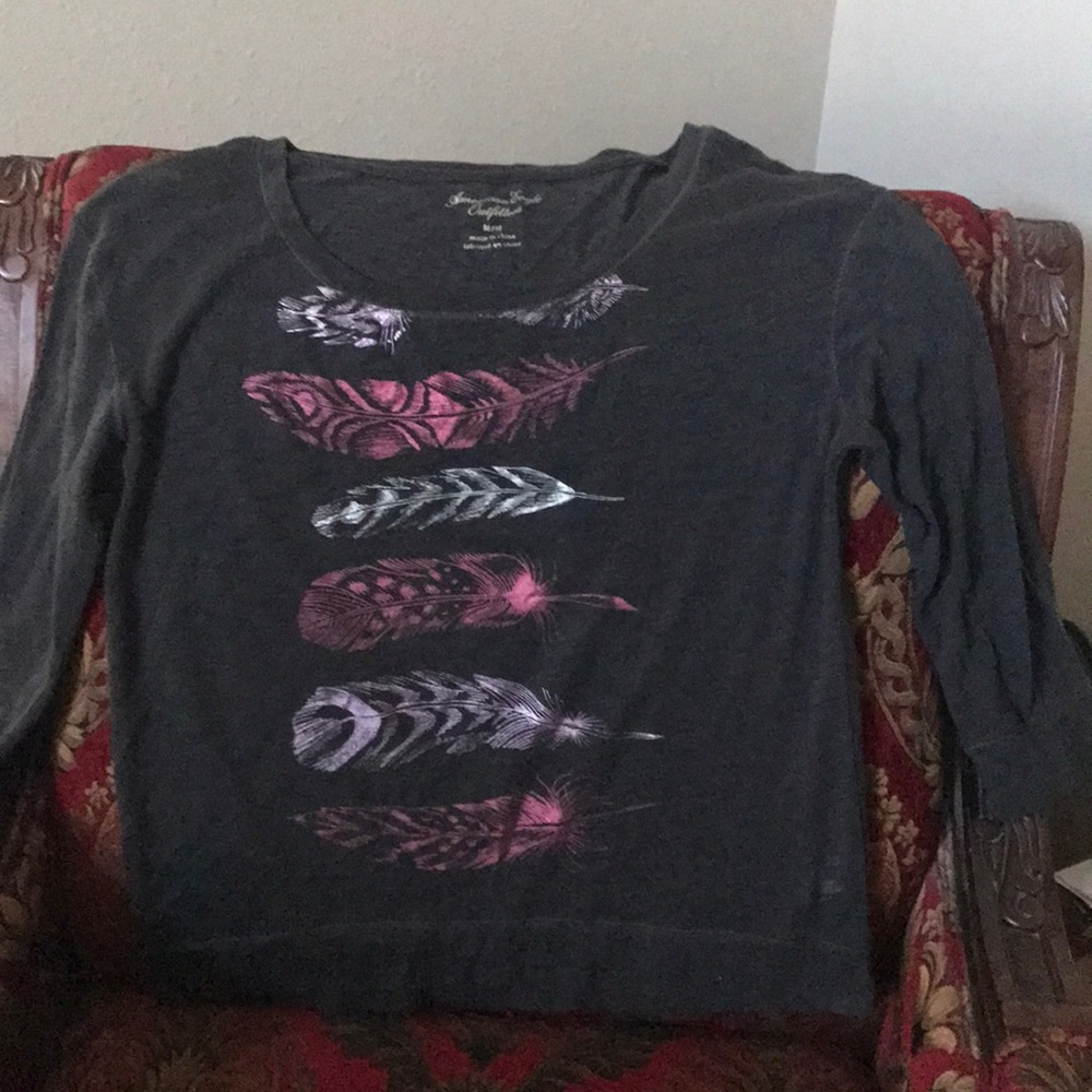 3/4 Sleeve T-shirt w/Feathers